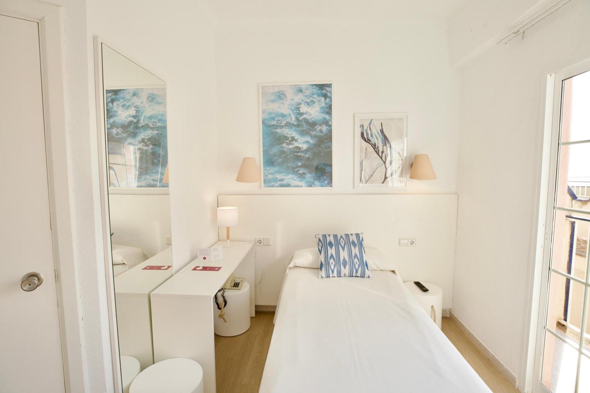 Single Room Balcony,1550584264:JPEG